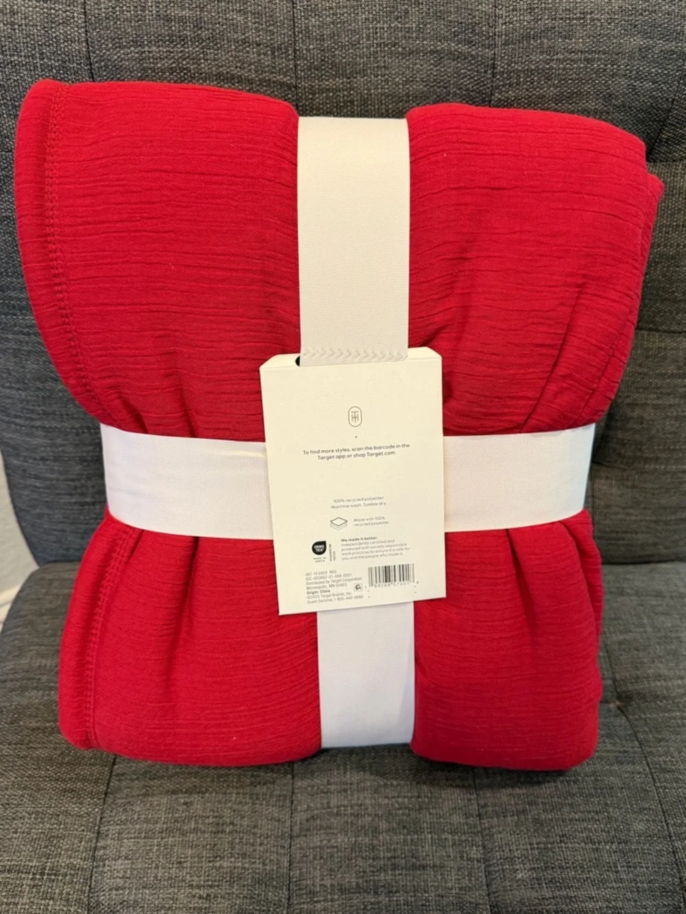 NWT Large Red Target Threshold Throw 50x60
